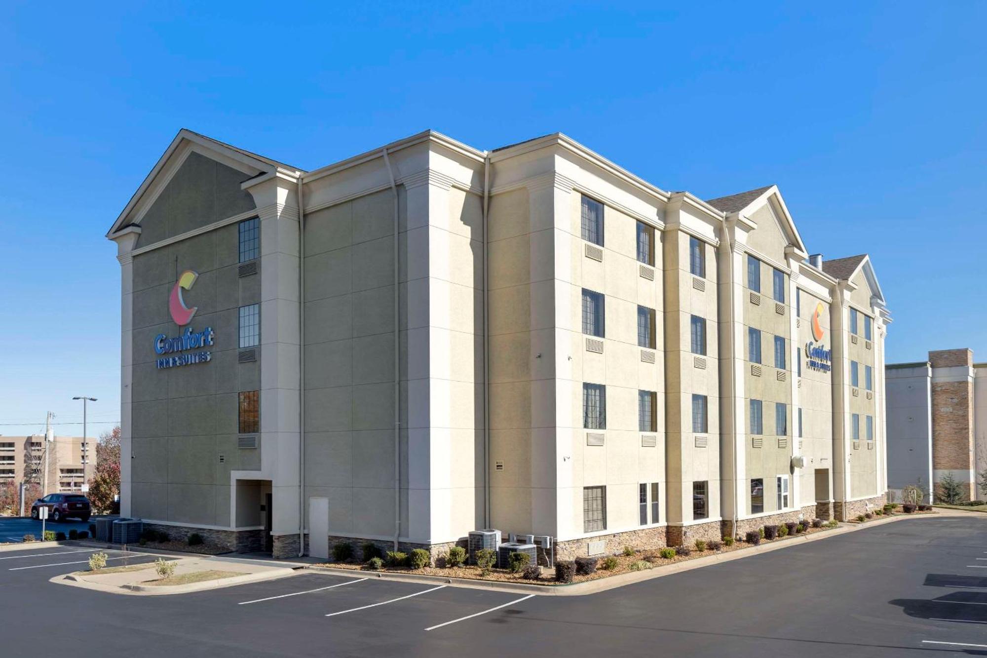 Comfort Inn & Suites North Little Rock Mccain Mall Exterior photo
